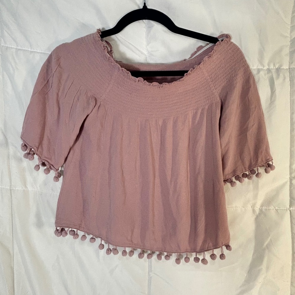 Wild Blue Sadie Robertson Off Shoulder Pom Pom‎ Top Mauve Smocked Elastic Sleeve